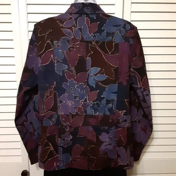 Beautiful Floral with Purples & Blues Coldwater Creek Stretchy Jacket - Picture 4 of 8